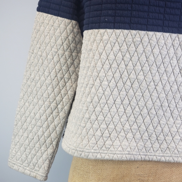 Tu Navy and Gray Quilt Sweatshirt - Picture 3 of 6